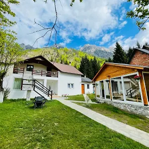 Bujtina Arlindi Bed & Breakfast Valbone